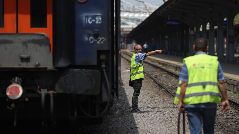 Ceferistii ameninta cu greva, daca trenurile CFR Calatori anulate de „ordonanta trenulet” nu vor fi repuse in circulatie Imagine