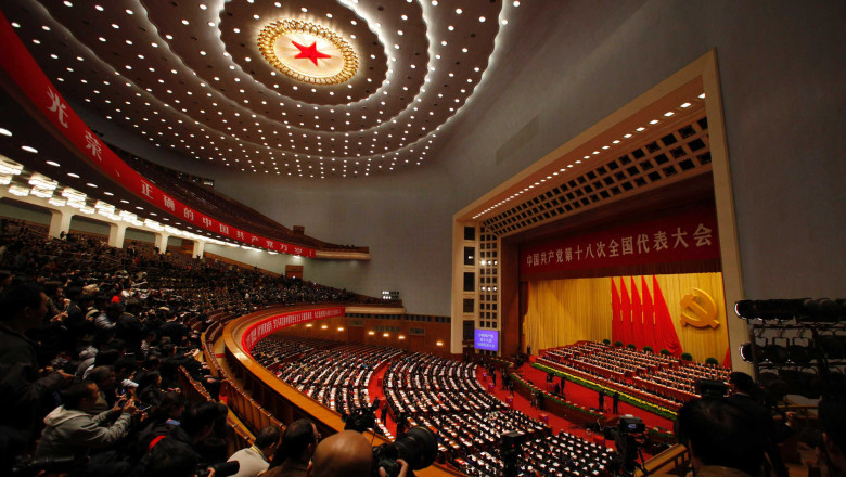 Cei aproape 3.000 de deputati chinezi au discutat viitorul economic al tarii Imagine