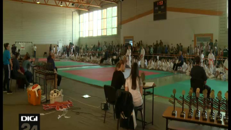 Cei mai buni tineri karateka s-au luptat la Oradea Imagine