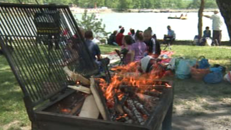 Cei mai multi romani vor petrece 1 Mai acasa, arata un studiu Imagine