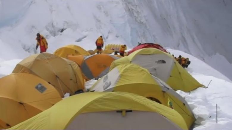 Cei mai tineri romani care au escaladat Everestul: „Mi-am dat seama cat de usor este sa mori acolo” Imagine