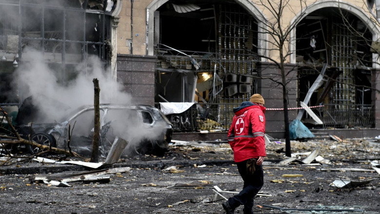 „Cel mai greu este sa alegi pe cine sa ajuti”. Povestea unui medic german de pe frontul razboiului din Ucraina Imagine