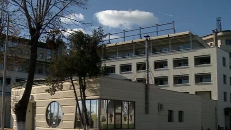 Cel mai important hotel de patru stele din sudul litoralului este de vanzare Imagine