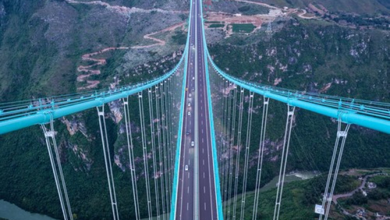 Cel mai inalt pod suspendat din lume a fost deschis pentru trafic Imagine
