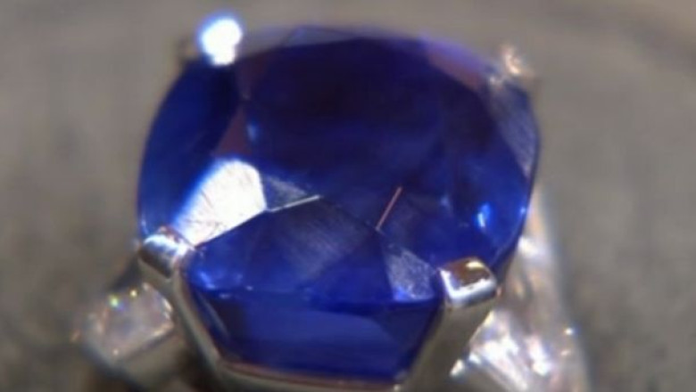 Cel mai mare diamant albastru, scos la vanzare. Are 13 carate si o valoare de 25 de milioane de dolari Imagine