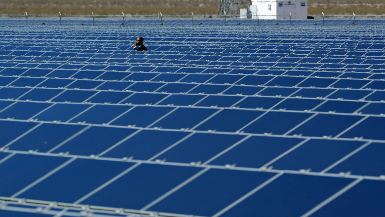 Cel mai mare parc fotovoltaic din tara a fost inaugurat in Gorj Imagine