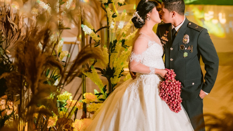 Cel mai scump buchet de mireasa, o legatura de ceapa. In Filipine, leguma este un produs de lux Imagine