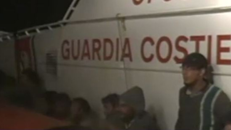 Cel putin 130 de morti si 250 de disparuti, dupa scufundarea unui nave cu imigranti, in Italia Imagine