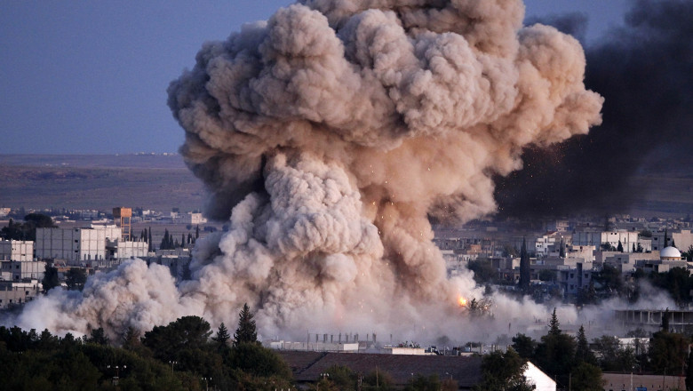 Cel putin 18 oameni au fost ucisi in bombardamente lansate de Turcia in nordul Siriei Imagine