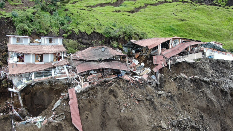 Cel putin 27 de morti in urma unei alunecari de teren in Ecuador Imagine