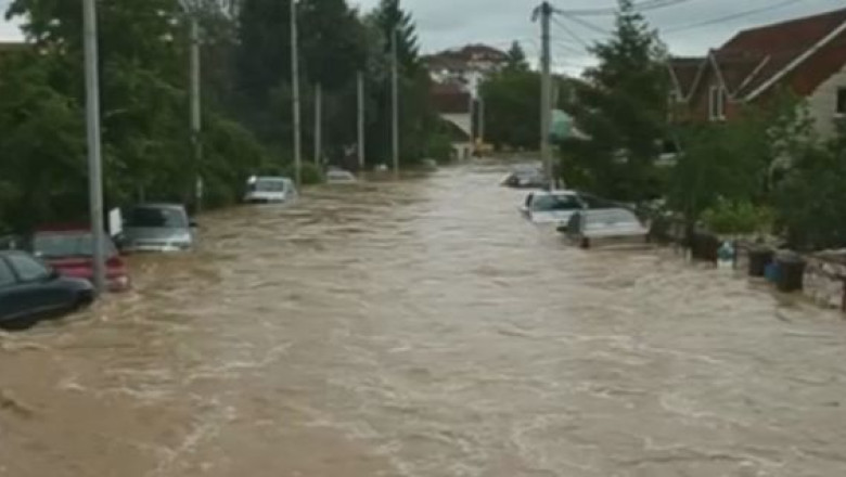 Cel putin 30 de morti, in urma inundatiilor din Serbia si Bosnia-Hertegovina Imagine