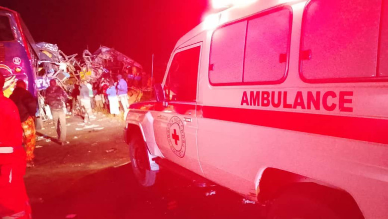 Cel putin 63 de morti si mai multi raniti dupa un accident rutier grav: mai multe vehicule s-au ciocnit pe o autostrada din Uganda Imagine