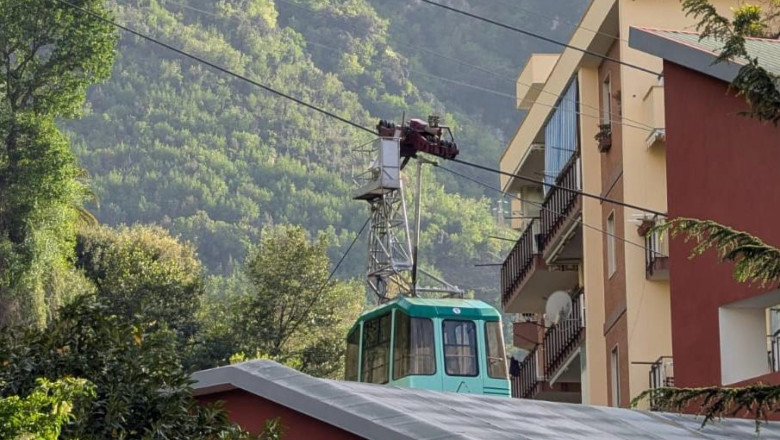 Cel putin patru persoane au murit dupa ce o telecabina s-a prabusit in Italia Imagine