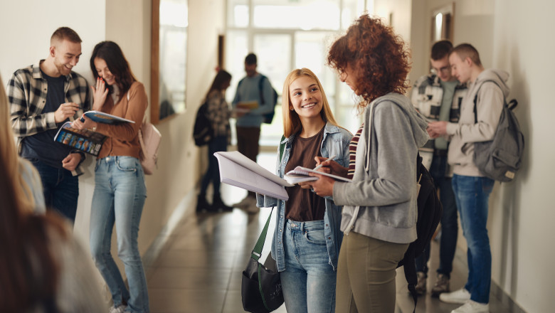 Cele mai bune licee din Bucuresti, dupa ultima medie de intrare. Brosura de admitere pentru anul scolar 2025-2026 Imagine