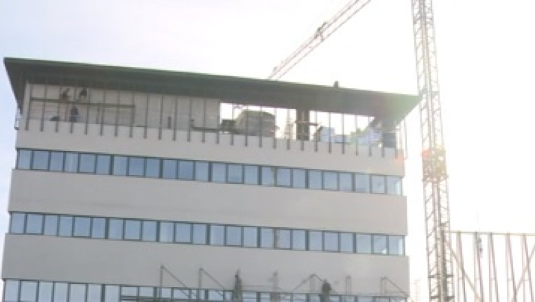 Centrul de terapie a cancerului din Timisoara, inutilizabil din cauza neglijentei muncitorilor Imagine