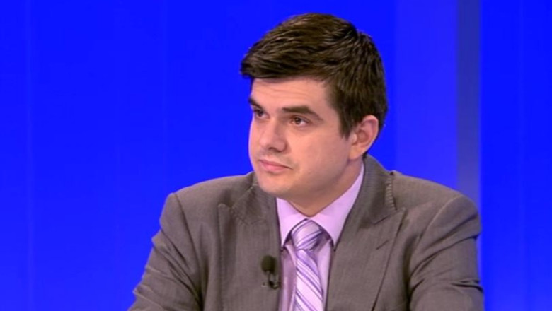 Cercetator de politici publice: Politicienii trebuie sa depaseasca perioada „Basescu”, nu a spus nimeni ce va fi in 2015 Imagine