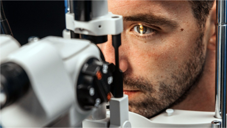 Cercetatorii au inventat un microcip revolutionar care ii ajuta pe pacientii orbi sa isi recapete vederea. Cum functioneaza implantul Imagine