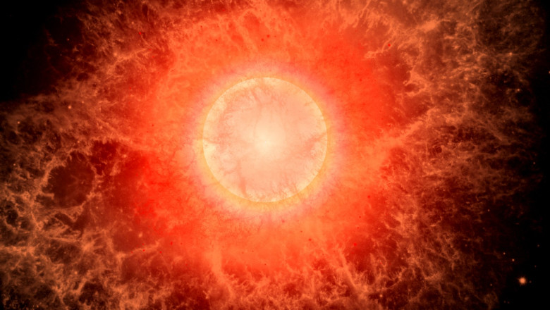 Cercetatorii au observat o explozie cosmica neobisnuita, care a stralucit cat sute de miliarde de sori Imagine