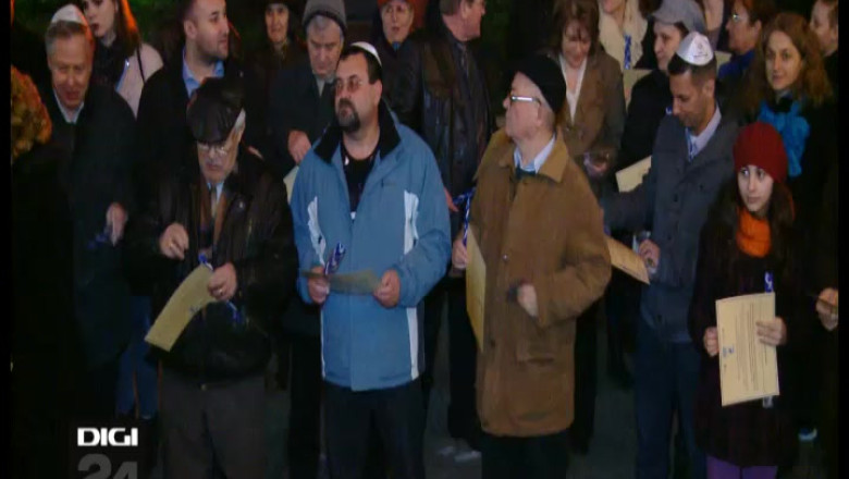 Ceremonie de iesire din Sabat, in fata teatrului din Oradea Imagine