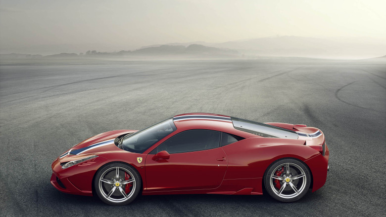 Cererile pentru masini de lux sunt in crestere. Cel mai nou model Ferrari a fost comandat deja de doi romani Imagine