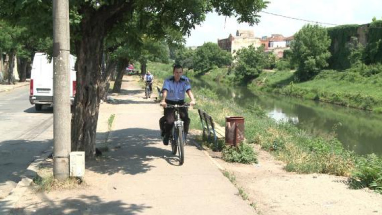 Cerinta pentru viitorii politisti locali timisoreni: sa poata sa mearga pe bicicleta 100 de metri Imagine