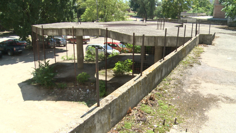 Cetatea medievala din Oradea, afectata de imaginea unei cladiri abandonate Imagine