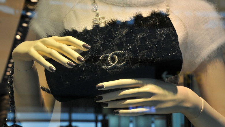 Chanel vrea sa limiteze la 2 numarul gentilor de peste 10.000 de dolari pe care le poate cumpara o persoana intr-un an Imagine