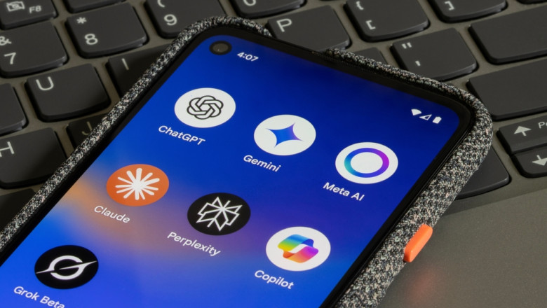 ChatGPT si alti roboti AI sunt tot mai folositi ca sursa de informatii (raport) Imagine