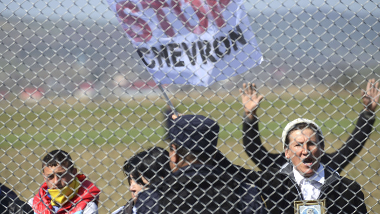 Chevron confirma ca renunta la explorarea gazelor de sist din Romania  Imagine