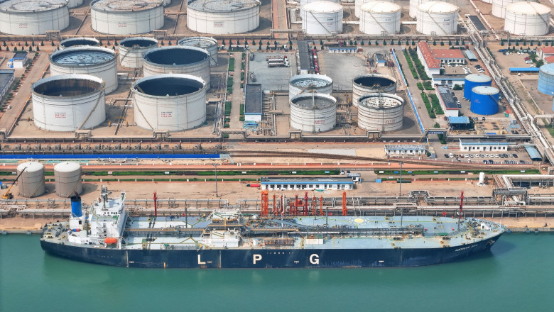 China a economisit miliarde de dolari din importul de cantitati record de petrol din Rusia, Iran si Venezuela Imagine
