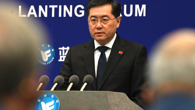 China cere "sa nu se mai toarne gaz pe foc" privind relatia sa cu Rusia si indeamna la dialog pentru pace in Ucraina Imagine