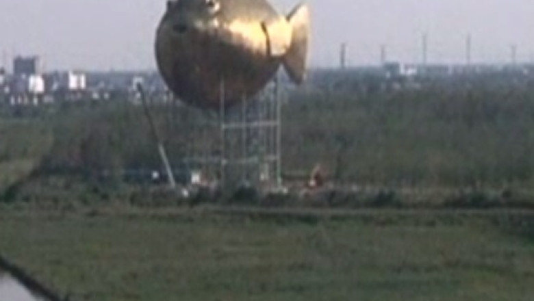 China. O constructie uriasa in forma de peste naste controverse Imagine