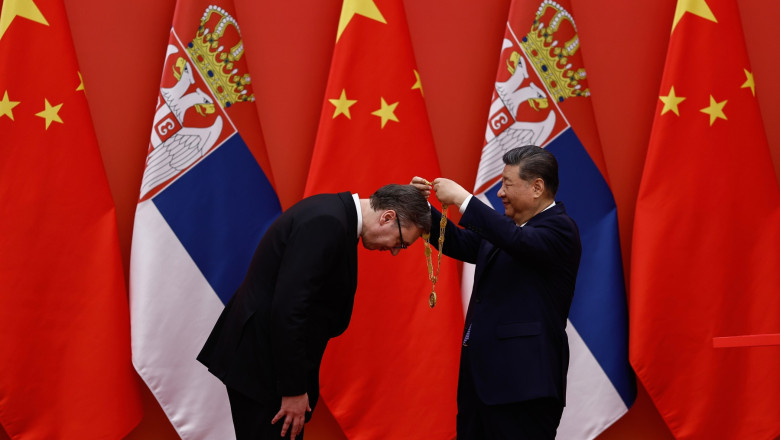 China vrea intarirea cooperarii cu Serbia, spune Xi Jinping. Aleksandar Vucic se afla in vizita la Beijing
