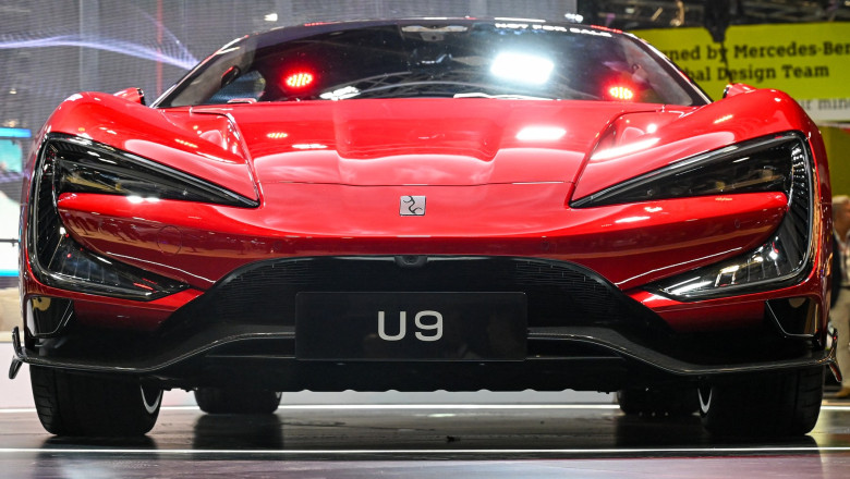 Chinezii au batut recordul de viteza pentru cea mai rapida masina de serie, detinut de Bugatti. Cu cat a „zburat” YangWang U9 Extreme Imagine