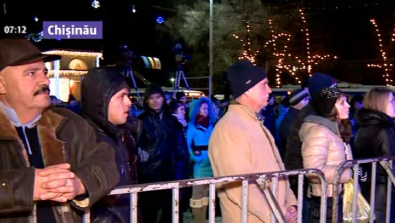 Chisinau. Mai putin de 1.000 moldoveni au participat la concertul organizat dupa semnarea acordului cu UE Imagine