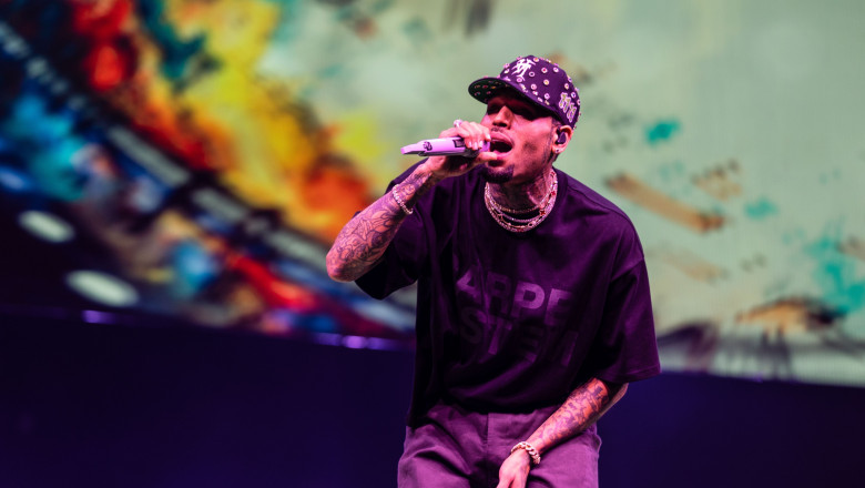 Chris Brown ramane in detentie pana la mijlocul lunii iunie. Artistul este inculpat pentru vatamare corporala in Marea Britanie Imagine