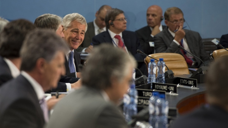 Chuck Hagel vine in Romania. Prima oprire: Portul Constanta, unde discuta cu Mircea Dusa si viziteaza USS Vella Gulf Imagine