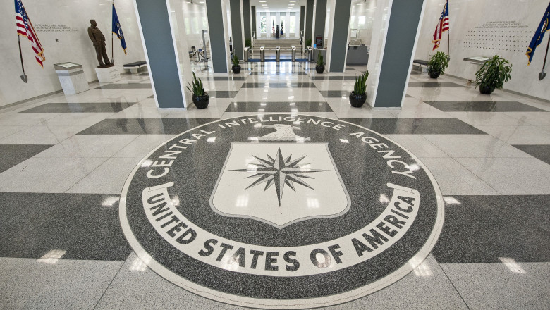 CIA a trimis la Casa Alba un e-mail neclasificat cu numele unor angajati ai agentiei, la ordinul lui Trump Imagine