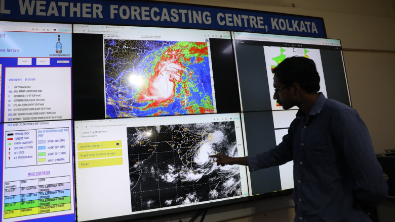 Ciclonul Dana se apropie de India. Peste un milion de oameni sunt evacuati din calea furtunii Imagine