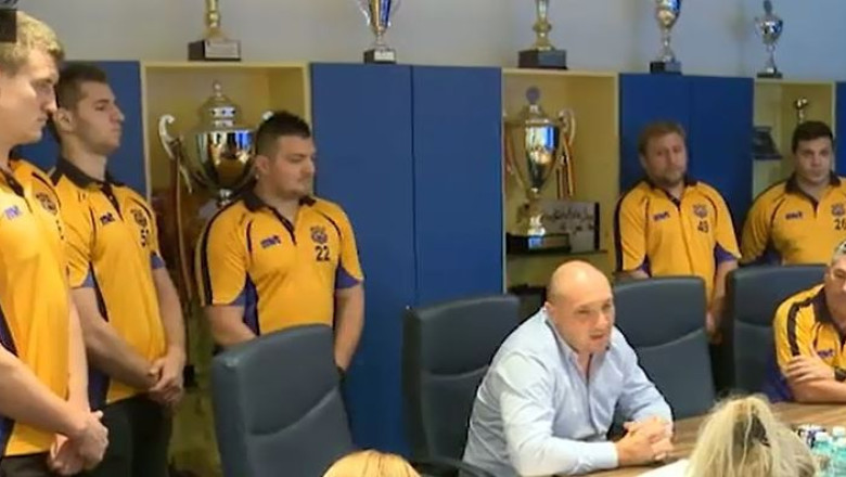 Cinci jucatori noi in tricoul campioanei RCM Timisoara Imagine