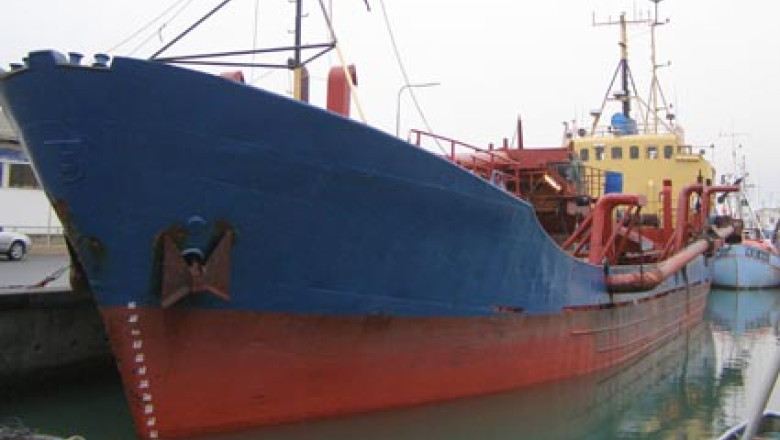 Cinci marinari romani au fost abandonati in apele teritoriale malaeziene Imagine