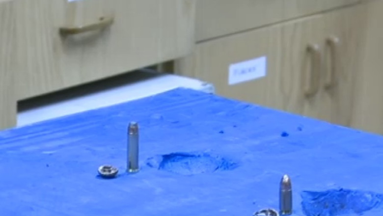 Cinci minute spaniole. Noile veste antiglont ale politistilor din Madrid Imagine