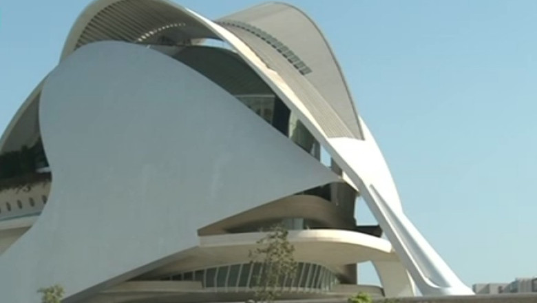 CINCI MINUTE SPANIOLE. Valencia, o perla arhitectonica la malul Mediteranei Imagine