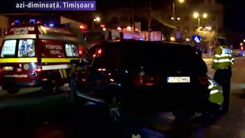 Cinci raniti in urma unui accident rutier in Timisoara. Un sofer a doborat cu masina un stalp de iluminat  Imagine