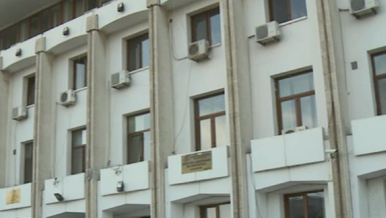 Cine este Nicusor Constantinescu. Seful CJ Constanta a adormit in masina, la semafor, cu motorul pornit Imagine