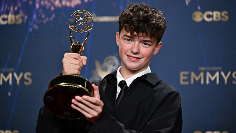 Cine sunt marii castigatori ai premiilor Emmy 2025. Un actor de 15 ani a devenit cel mai tanar laureat din istorie Imagine