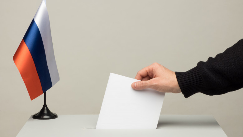 Cinism extrem. Dupa ce le-au distrus complet orasul, rusii ii invita pe localnicii din Avdiivka sa-l voteze pe Putin Imagine