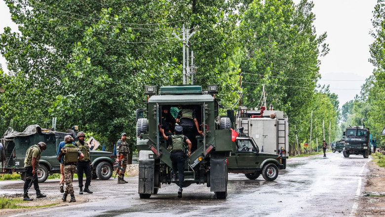 Ciocniri intre politia indiana si rebelii din Kasmir, inainte de vizita premierului Narendra Modi. „Doi teroristi” au fost ucisi Imagine