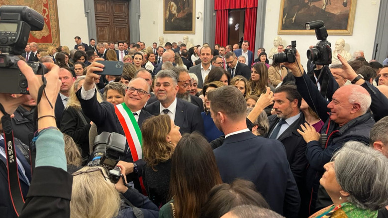 Ciolacu s-a intalnit in Italia cu reprezentanti ai comunitatii de romani si i-a indemnat sa se intoarca acasa: Poate va convingem Imagine