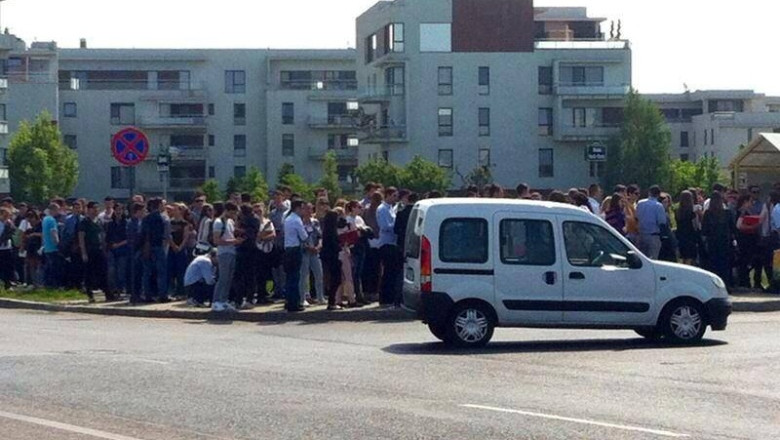 Ciprian Marica: Romanii sunt umiliti la cozile interminabile pentru viza de la ambasada SUA Imagine